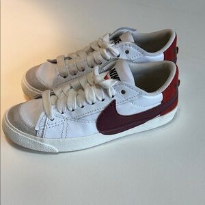 Nike Blazer Low ‘77 Women’s Sz 8 White Dark Beetroot Leather Upper Suede Trim